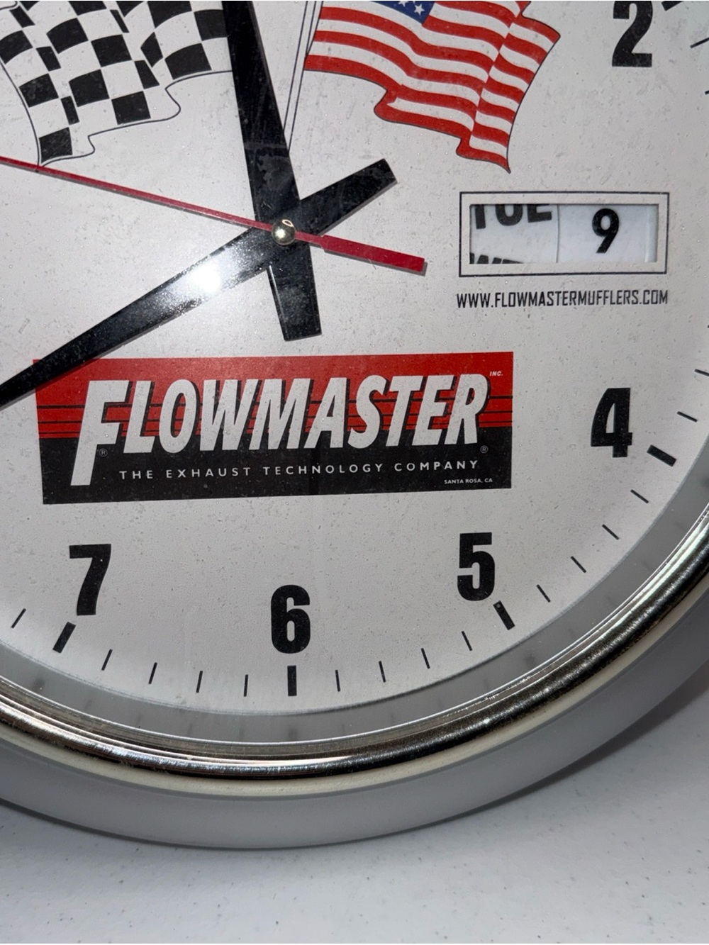 Flowmaster garage workshop Silver and White Wall Clock with Flags - Picture 2 of 6